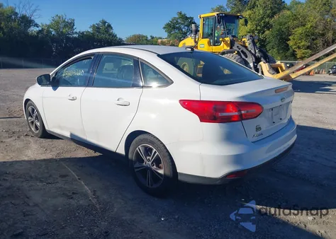 2018 Ford Focus Se из США, поврежденный, VIN 1FADP3FE1JL203647